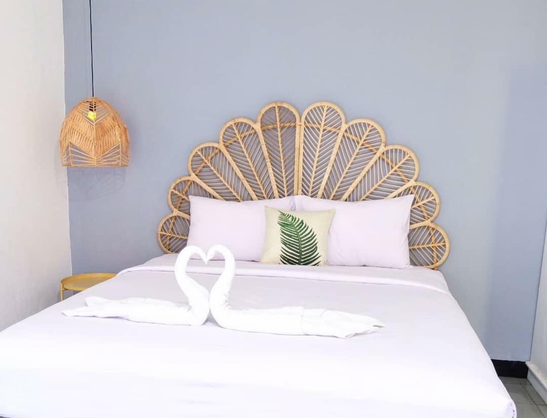 Rarem Bed & Breakfast Bandar Lampung Ngoại thất bức ảnh